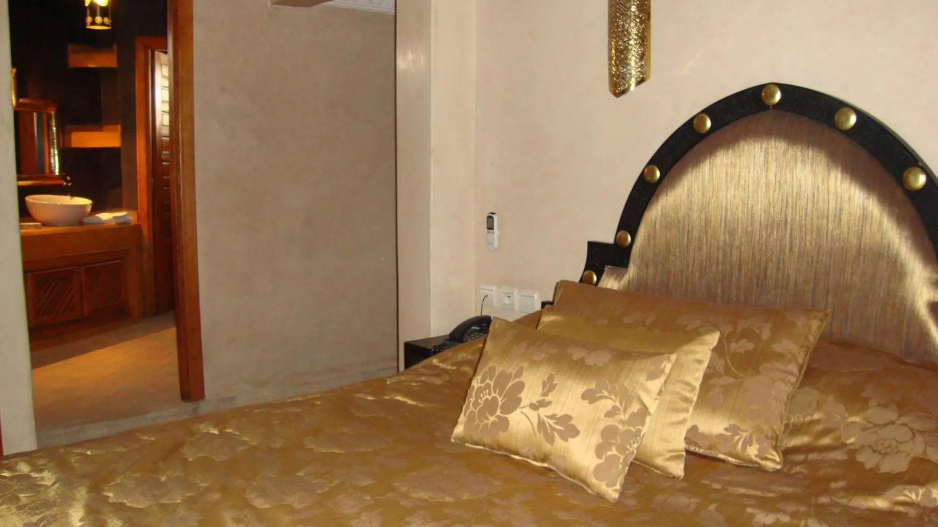 Hotel Riad Andalib Fez 4*,  Marruecos